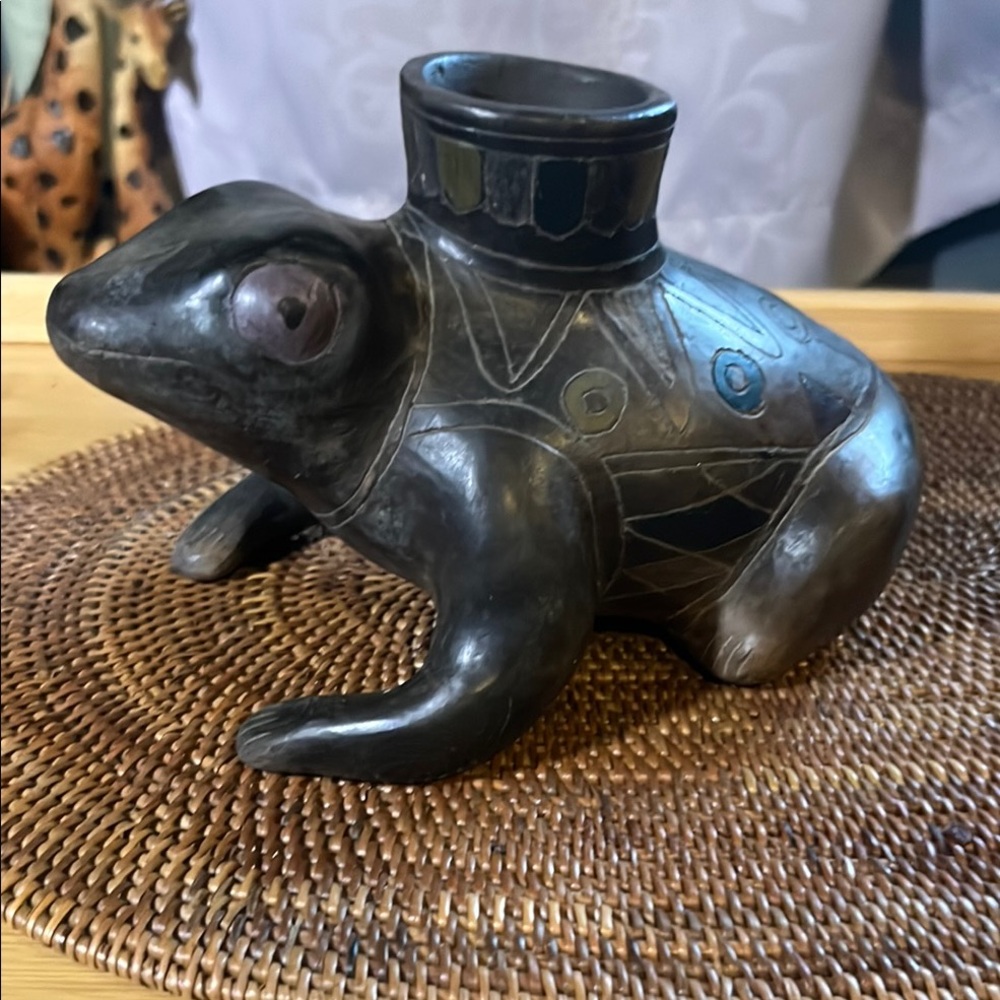 Frog Sculpture Vintage Mid Century Modern Mexican
Black Ware Pottery